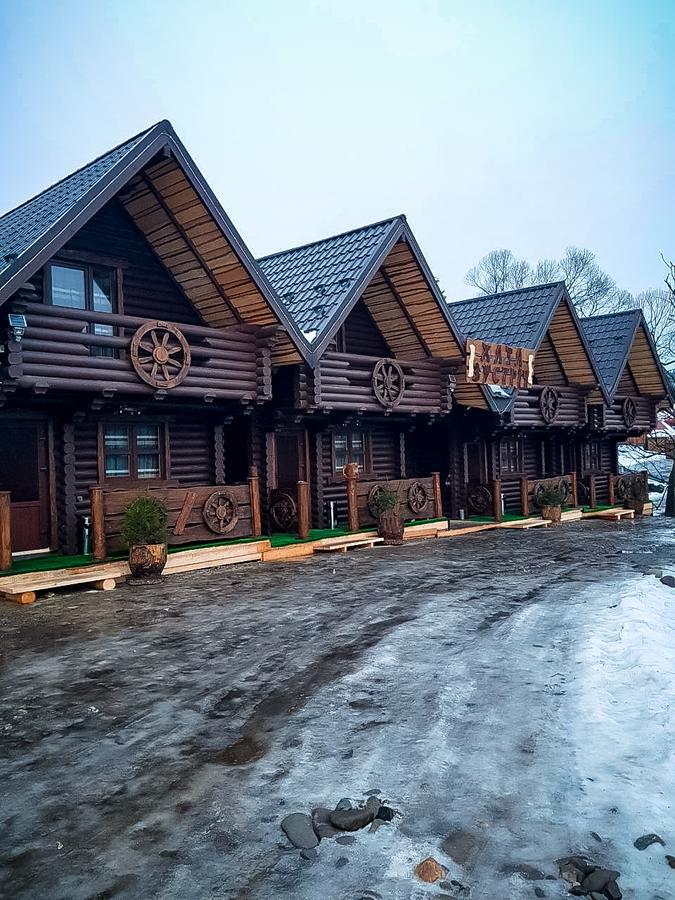 Cottage Hata Zustrich บูโคเวล ภายนอก รูปภาพ