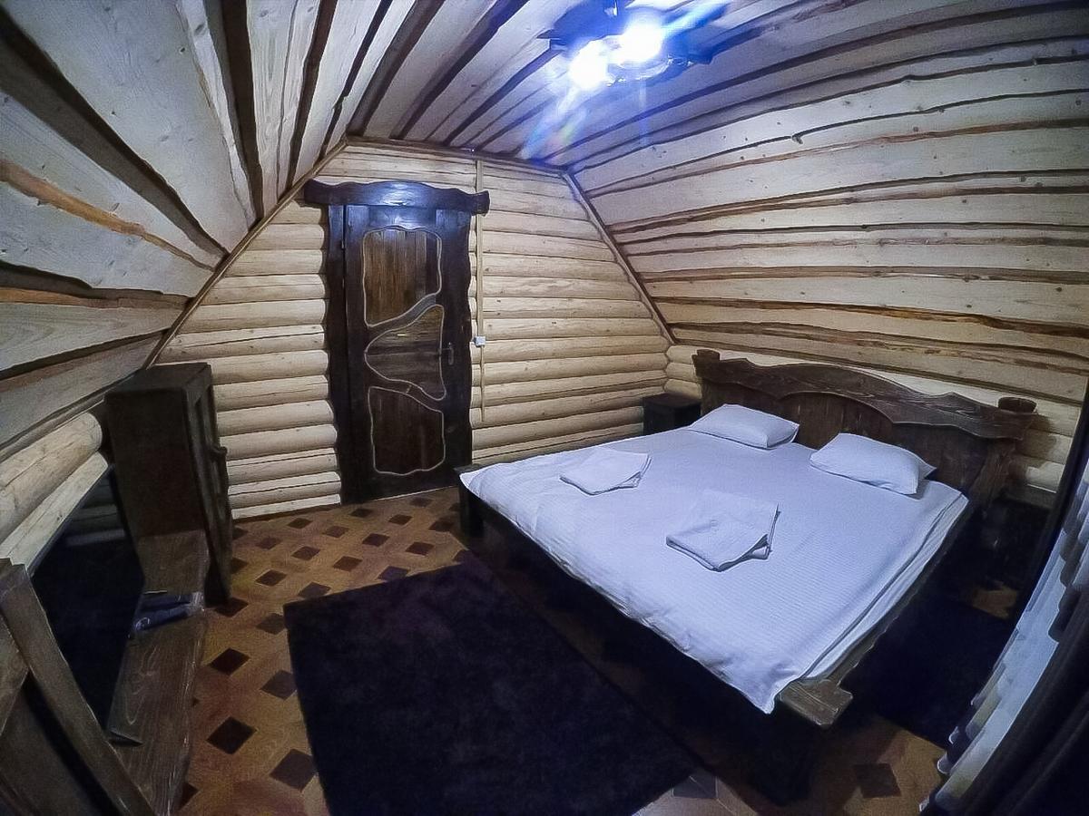 Cottage Hata Zustrich บูโคเวล ภายนอก รูปภาพ