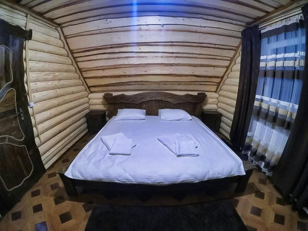 Cottage Hata Zustrich บูโคเวล ภายนอก รูปภาพ
