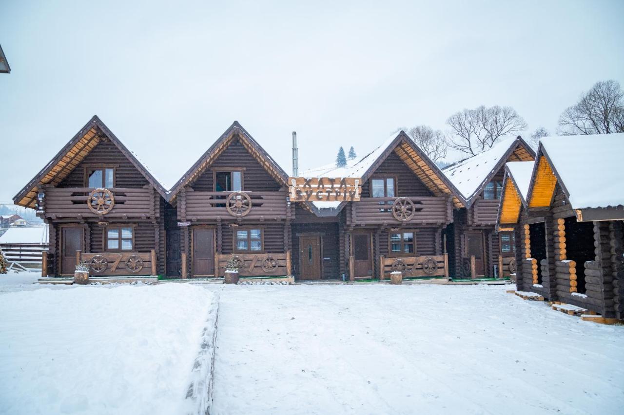 Cottage Hata Zustrich บูโคเวล ภายนอก รูปภาพ