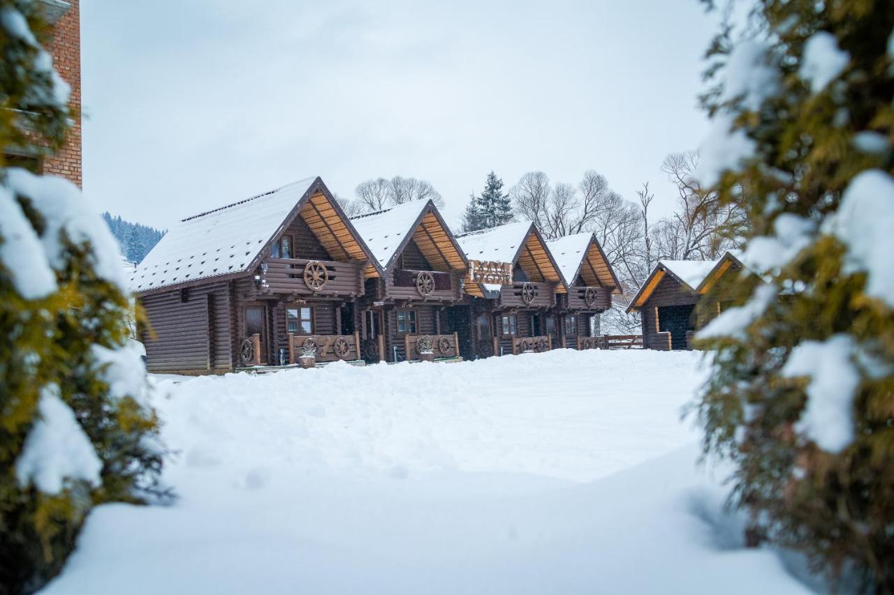 Cottage Hata Zustrich บูโคเวล ภายนอก รูปภาพ